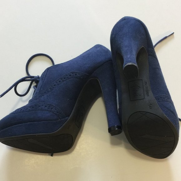 FIONA SUEDE SHOES NEW WITH TAGS-SIZE 5 - Picture 3 of 4